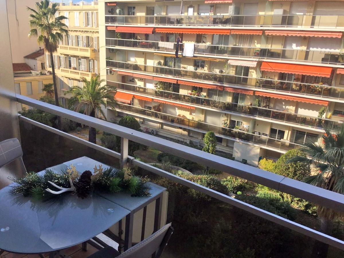 Beachfront On Promenade Des * Nizza